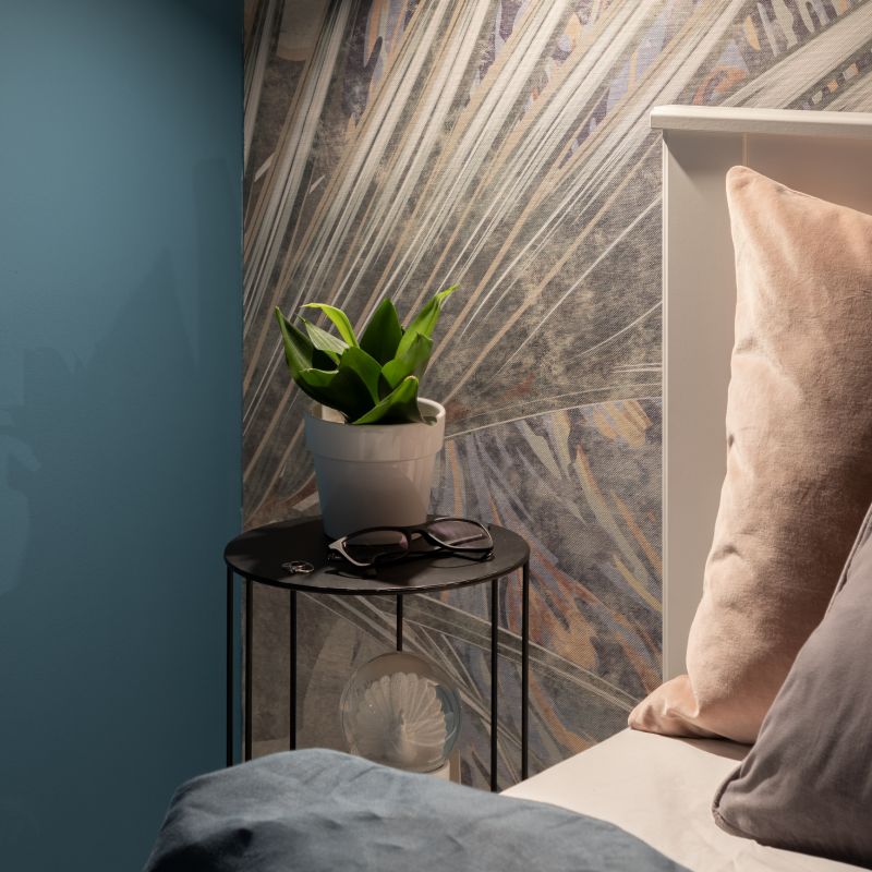 Applying Wallpaper in Moderate Weather